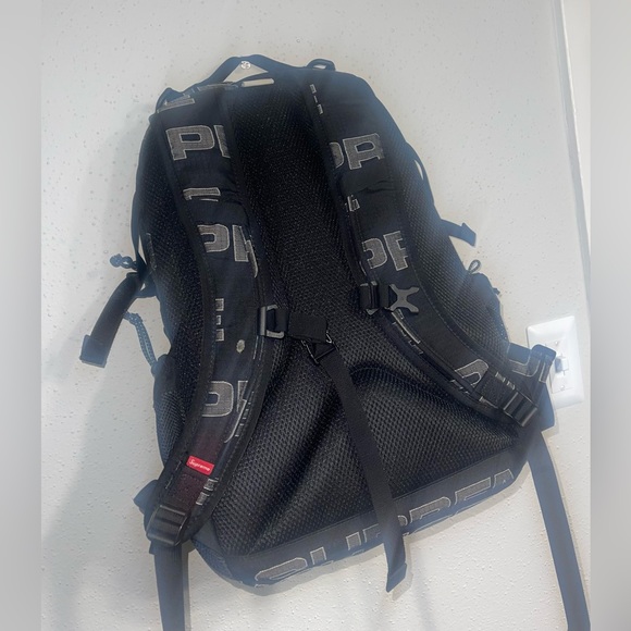Supreme Backpack - Picture 5 of 7